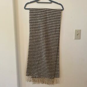 V. FRAAS Cashmink® Woven Scarf Neutral Plaid Striped Fringe Wrap